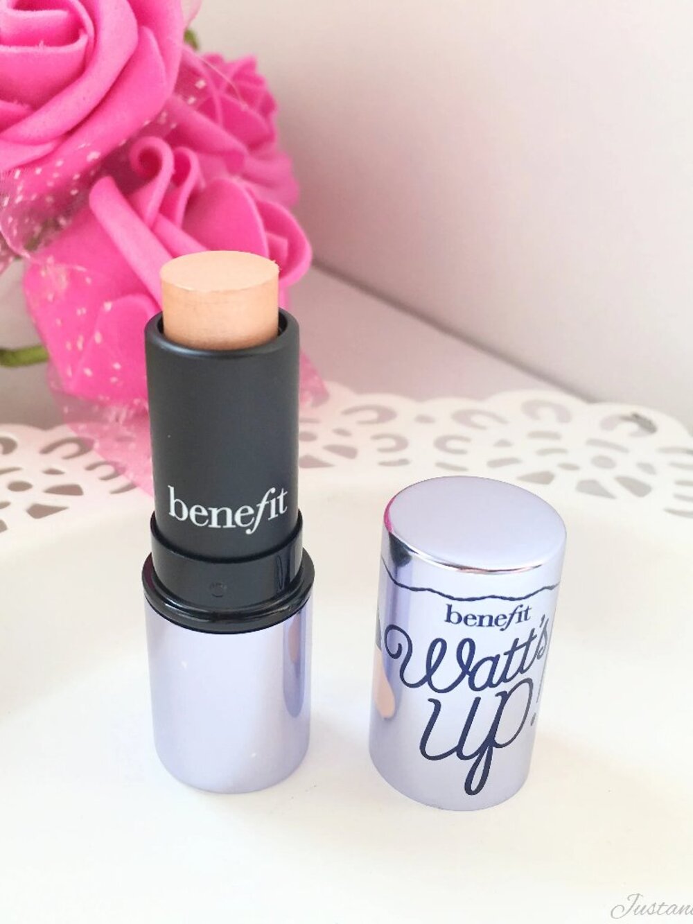 New Benefit Watt's Up! soft focus luminous cream highlighter travel size 0.08 oz